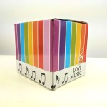 Tęczowy ceramiczny kubek z nutami i napisem Love music 0.25l w eleganckim kartoniku