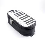 Piórnik materiałowy owalny czarny z motywem klawiatury 21x10x6cm kosmetyczka