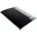 Segregator z motywem klawiatury fortepianu A4 zawiera 20 folijek