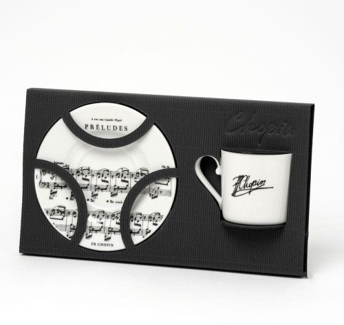 Muzyczny zestaw do espresso biały w czarne nuty i autograf Chopin - porcelanowa filiżanka ze spodkiem w eleganckim pudełku