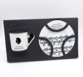 Muzyczny zestaw do espresso biały w czarne nuty i autograf Chopin - porcelanowa filiżanka ze spodkiem w eleganckim pudełku