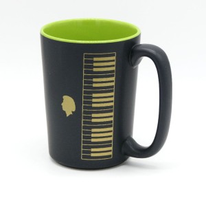 Czarny matowy kubek autograf i wizerunek Chopina