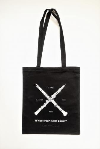 Czarna płócienna torba na ramię - obój i klarnet z napisem What's Your super power? z długimi uszami 33x42cm
